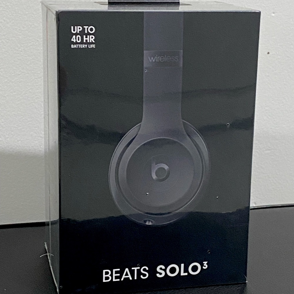 Beats Solo3 Wireless Headphones - Matte Black